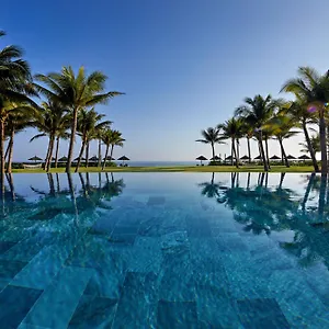 Wyndham Royal Beachfront & Resort Hoi An