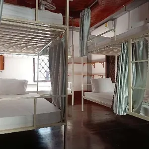 https://city-backpackers-travel.hotelsluangprabang.com